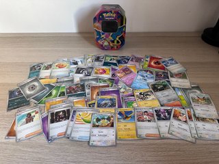 Lote Cartas Pokémon + Lata Charizard