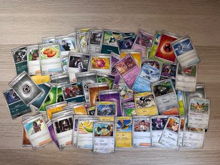 Lote Cartas Pokémon + Lata Charizard