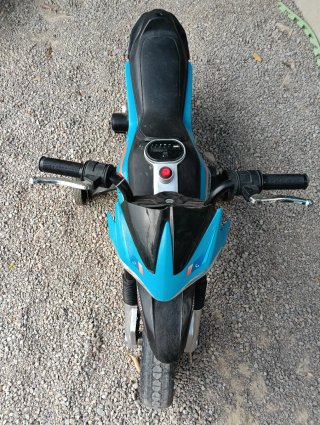 Moto a batería infantil
