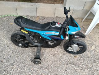 Moto a batería infantil