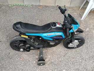 Moto a batería infantil