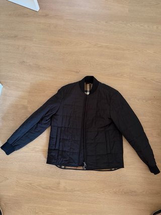 Chaqueta Burberry acolchada negra Talla M