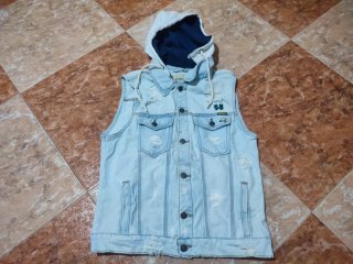 Chaqueta vaquera sin mangas con capucha Pull&Bear