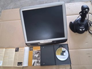 Monitor LCD, Joystick y Juego PC