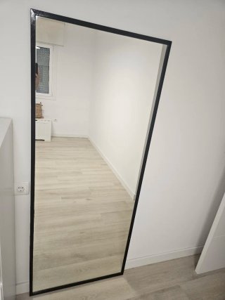 Espejo grande de pared negro