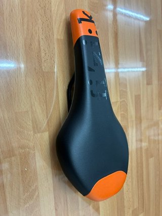 Sillín bici Fizik Tundra 2