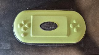 PSP 3004 Negra con lector roto + Tarjeta 64GB