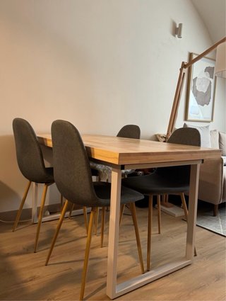Sillas Comedor estilo Nórdico. Tapizadas en gris.