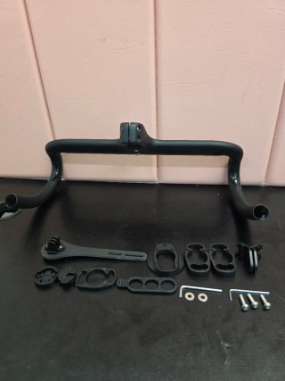 Manillar Carbono 400mm + Accesorios