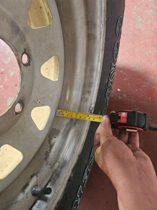 Llantas 4x4 con neumáticos nuevos