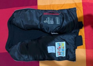 Chaqueta Negra, como nueva,comprada en china.