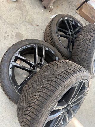 Llantas 18” + neumáticos Nexen 225/40 R18 Negro
