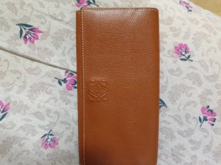 Cartera larga de piel Lowe