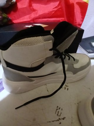 Zapatillas Converse Unisex Grises y Blancas