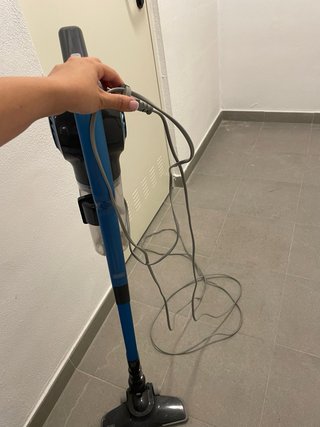 Aspiradora de mano con cordon de 6m