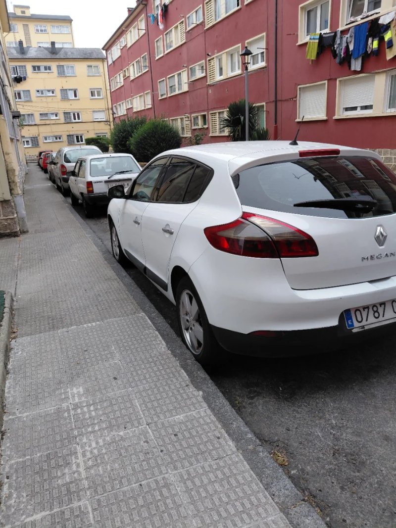 Renault Megane 2010 - foto 1