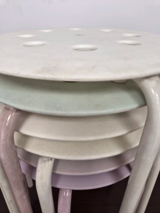 Taburetes Apilables Ikea Rosa y Blanco