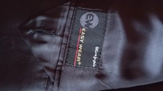 Traje de chaqueta y pantalón negro