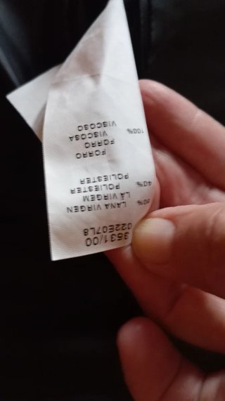 Traje de chaqueta y pantalón negro