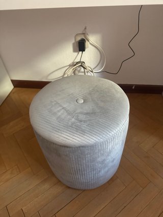 Puff tocador gris con almacenaje
