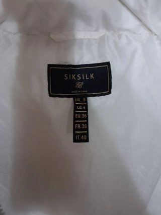 Anorak SikSilk Blanco con Capucha y Pelo