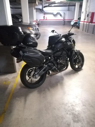 Yamaha MT-07 Negra con Extras