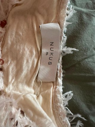Camiseta peluda Nukus con lentejuelas Talla L