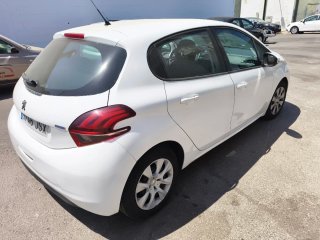 Peugeot 208 2015