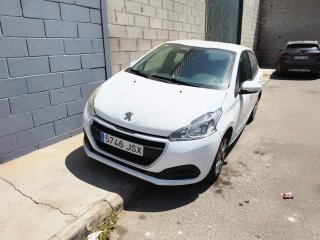 Peugeot 208 2015