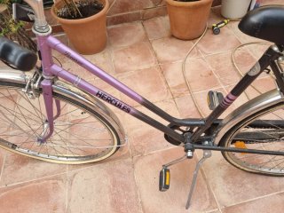 Bicicleta Hércules Morada