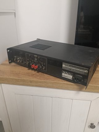 Mesa de mezclas + amplificadores Wharfedale