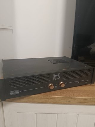 Mesa de mezclas + amplificadores Wharfedale