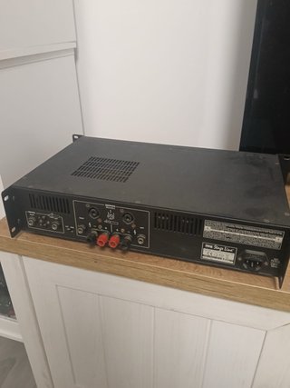 Mesa de mezclas + amplificadores Wharfedale