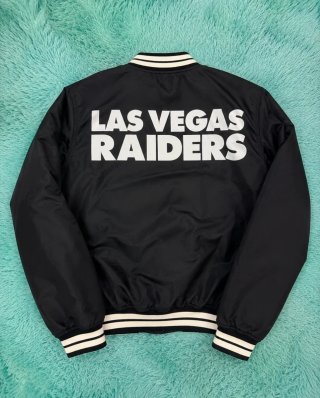 Chaqueta Raiders NFL Pull&Bear Negra y Blanca