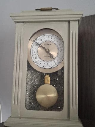 Reloj de péndulo antiguo Artisan