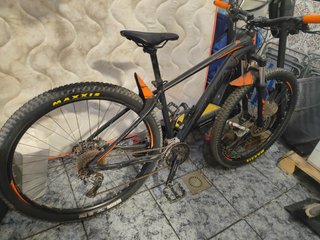Bicicleta Aro 29 Negra y Naranja