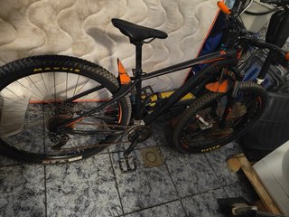 Bicicleta Aro 29 Negra y Naranja