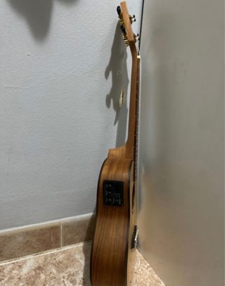 Ukelele Egmond. PRECIO NEGOCIABLE.