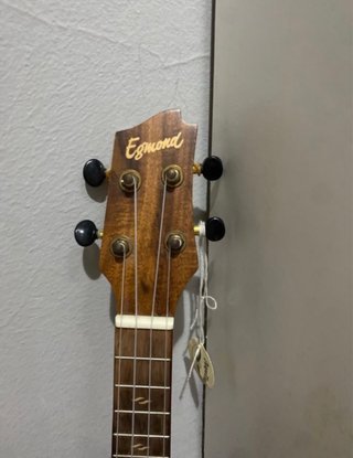 Ukelele Egmond. PRECIO NEGOCIABLE.