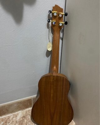 Ukelele Egmond. PRECIO NEGOCIABLE.