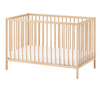 Cuna de madera para bebé