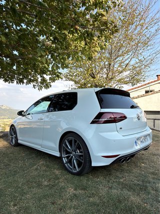 Volkswagen Golf R 300 cv