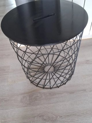 Mesa auxiliar Nesita metal y madera