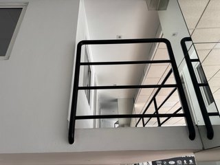 Escalera de caracol metálica negra