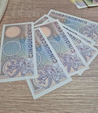 Lote Banconote: Lire, Cruzeiros, Yuan, 5