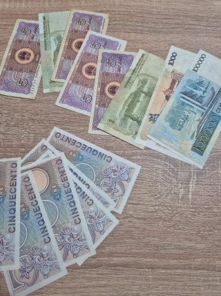Lote Banconote: Lire, Cruzeiros, Yuan, 5