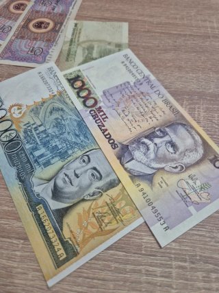 Lote Banconote: Lire, Cruzeiros, Yuan, 5