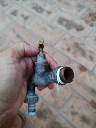 Rubinetto fontana giardino vintage ottone