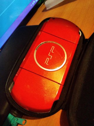 PSP 3000 Sony Roja