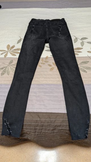 Pantalón SikSilk negro desgarrado Talla 34